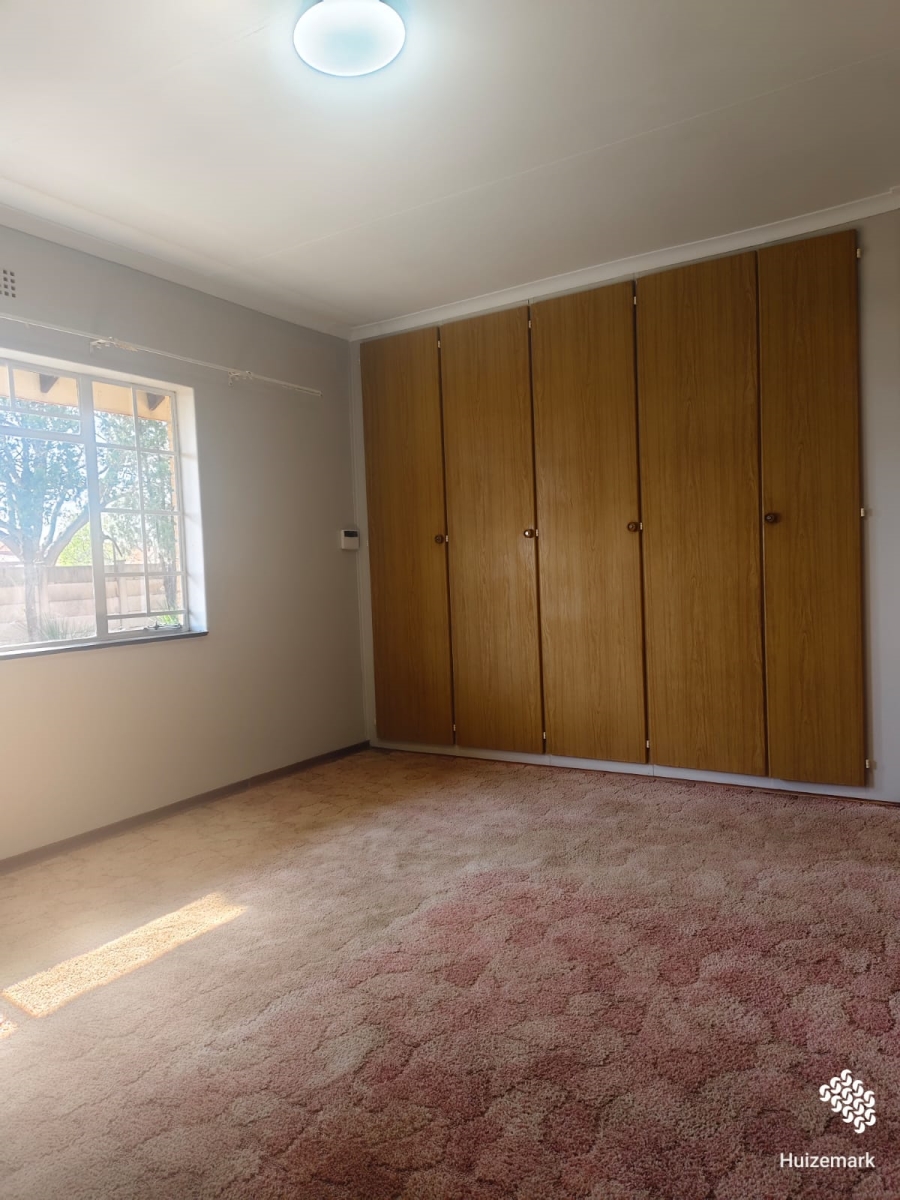 To Let 3 Bedroom Property for Rent in Vaalpark Free State